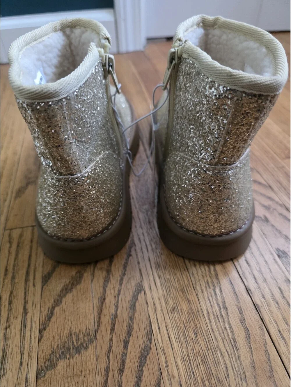 Cat & Jack Honor Faux Shearling Boot In Gold Glitter Size 4Y
